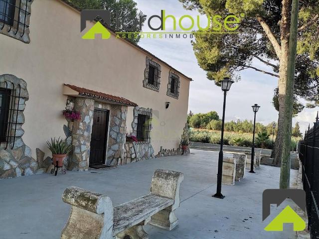 Casa chalet en Venta en Purias