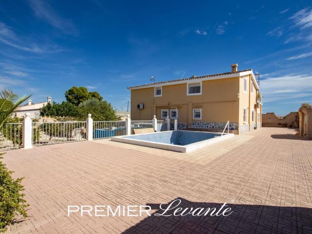 Casa chalet en Venta en Rebolledo