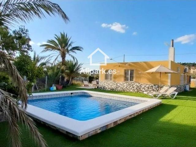 Casa chalet en Venta en Rebolledo
