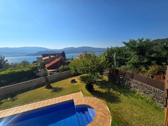 Casa chalet en Venta en Redondela