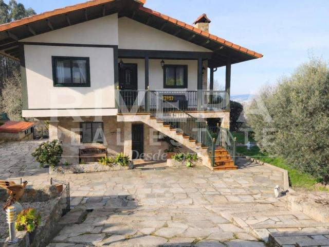 Casa chalet en Venta en Redondela