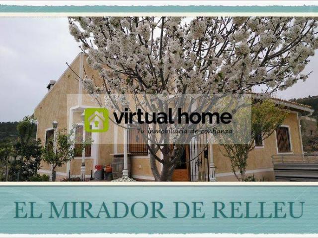 Casa chalet en Venta en Relleu