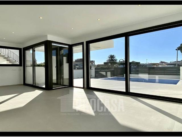 Casa chalet en Venta en Requesens