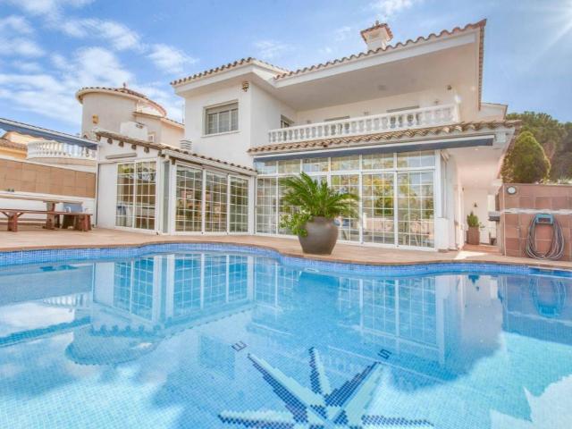 Casa chalet en Venta en Requesens