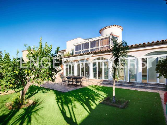 Casa chalet en Venta en Requesens