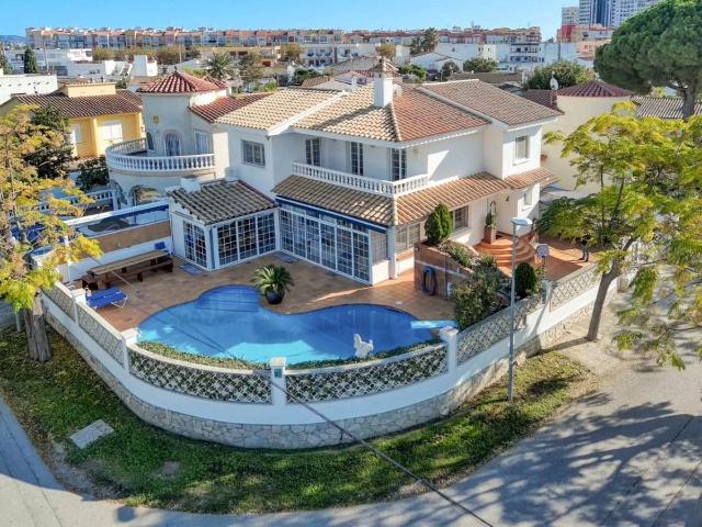 Casa chalet en Venta en Requesens