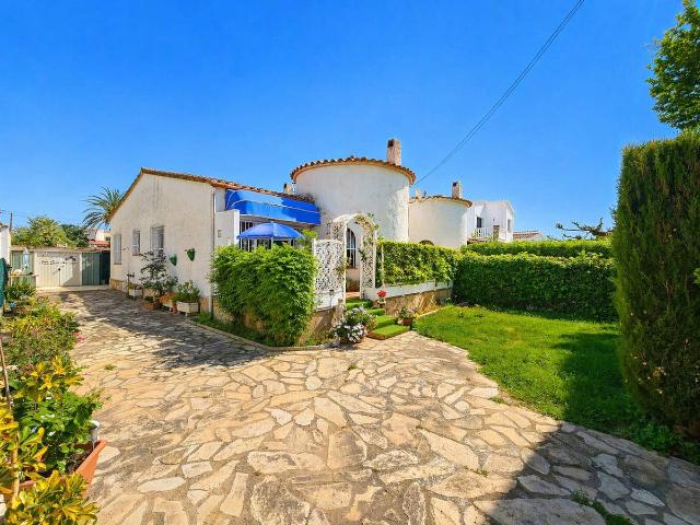 Casa chalet en Venta en Requesens