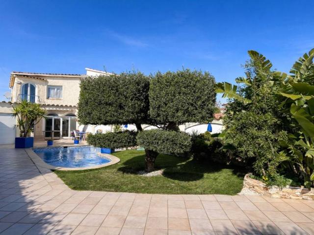 Casa chalet en Venta en Requesens