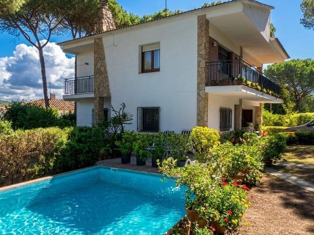 Casa chalet en Venta en Residencial Park