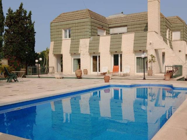Casa chalet en Venta en Rincón Bajo