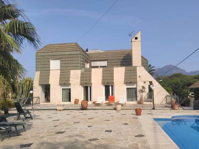 Casa chalet en Venta en Rincón Bajo