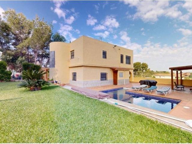 Casa chalet en Venta en Riba roja de Túria