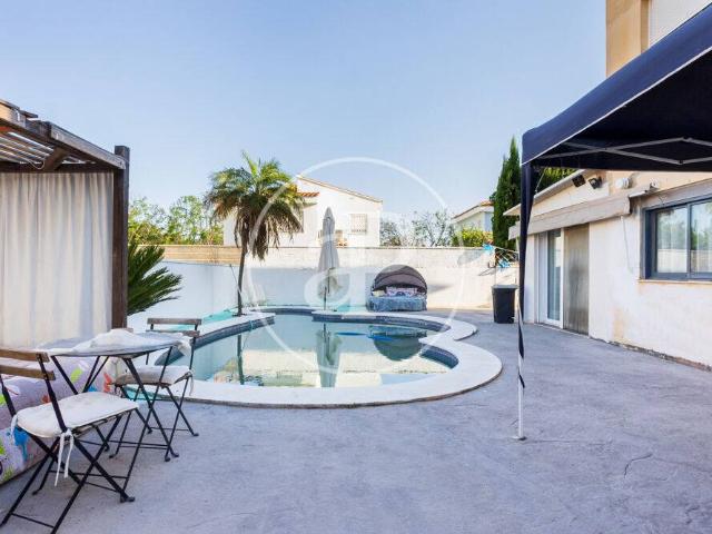 Casa chalet en Venta en Riba roja de Túria