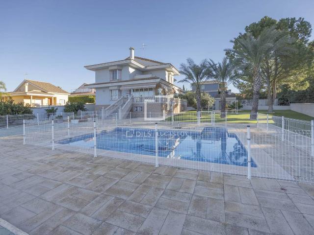 Casa chalet en Venta en Riba roja de Túria