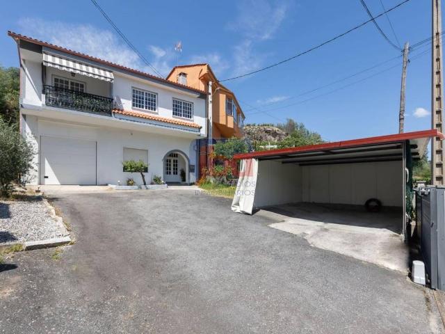 Casa chalet en Venta en Ribadavia