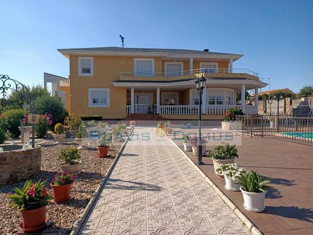 Casa chalet en Venta en Roales