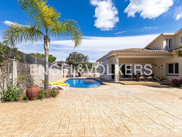 Casa chalet en Venta en Roda de Berà