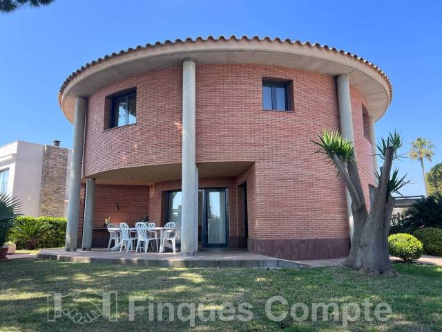 Casa chalet en Venta en Roda de Berà