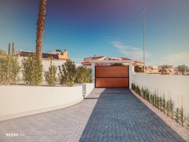 Casa chalet en Venta en Rojales