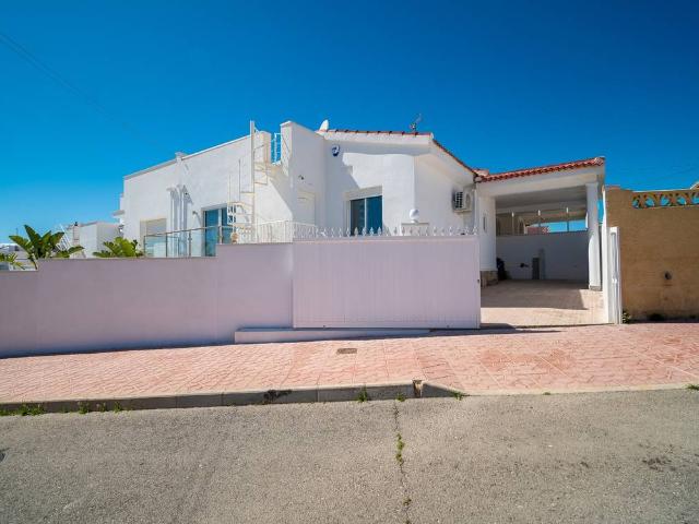 Casa chalet en Venta en Rojales