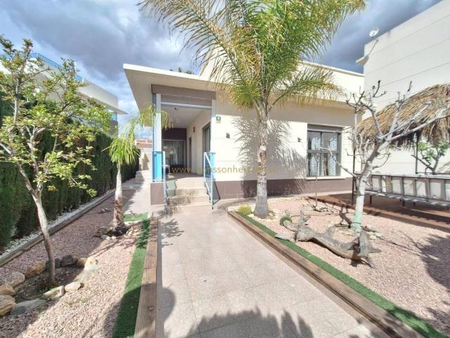 Casa chalet en Venta en Rojales