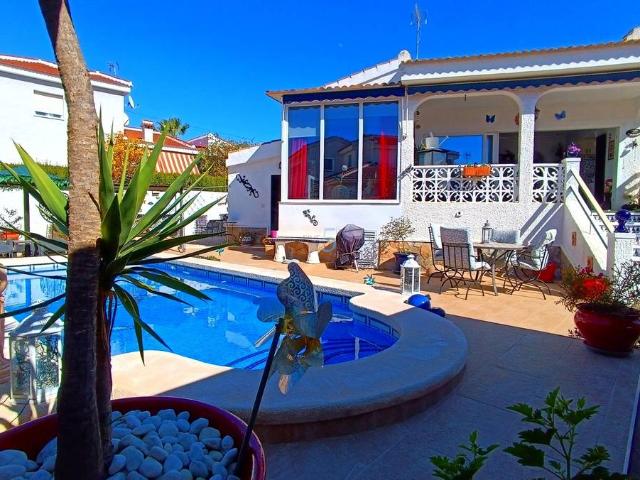 Casa chalet en Venta en Rojales