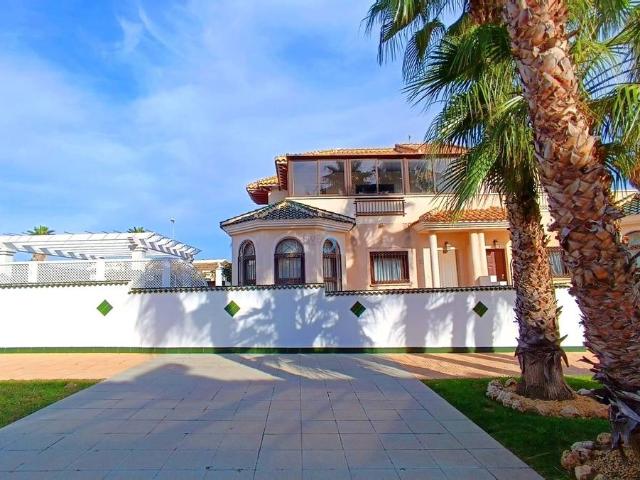 Casa chalet en Venta en Rojales
