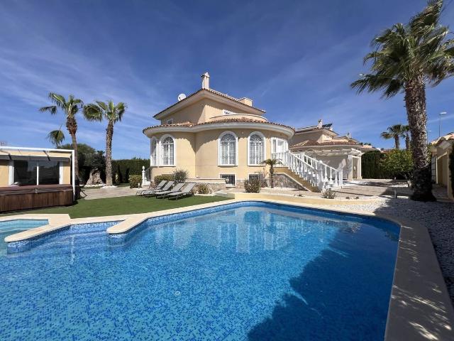 Casa chalet en Venta en Rojales