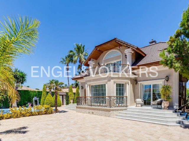 Casa chalet en Venta en Rojales