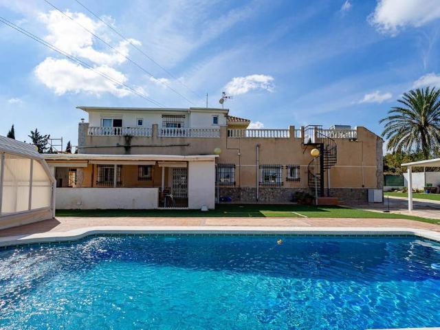 Casa chalet en Venta en Rojales