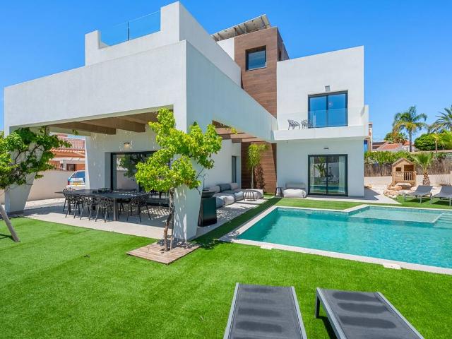 Casa chalet en Venta en Rojales