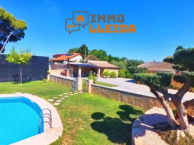 Casa chalet en Venta en Rosselló
