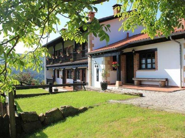 Casa chalet en Venta en Ruente