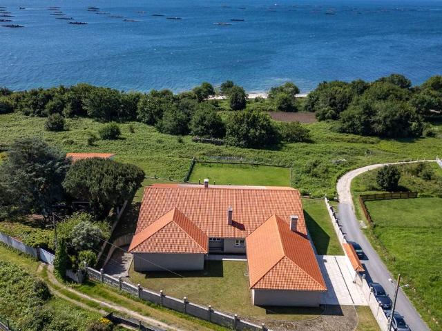 Casa chalet en Venta en Samieira