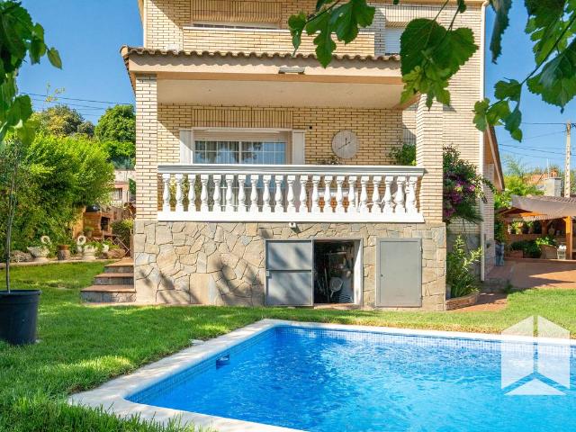 Casa chalet en Venta en Sant Vicenç Dels Horts