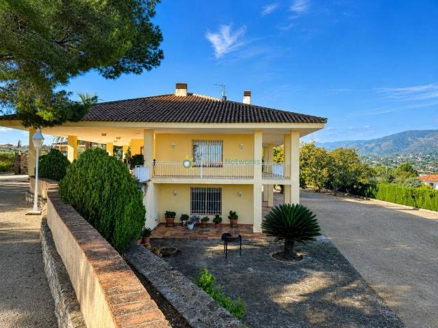 Casa chalet en Venta en Santa Ana