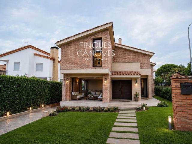 Casa chalet en Venta en Santa Coloma de Farners
