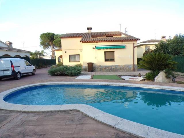 Casa chalet en Venta en Santa Coloma de Farners