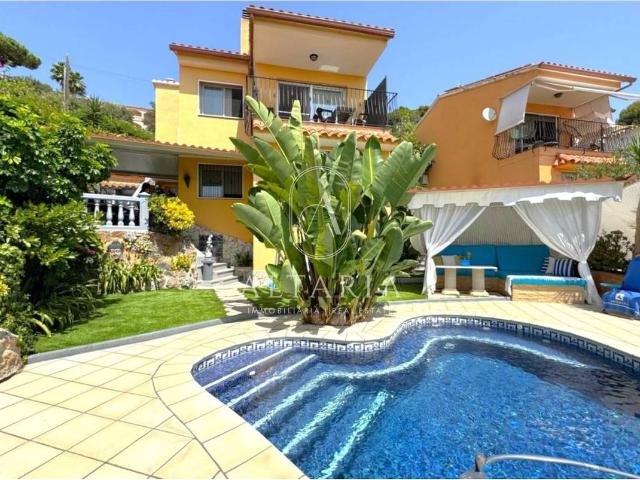 Casa chalet en Venta en Santa Susanna
