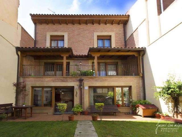 Casa chalet en Venta en Santo Domingo de la Calzada