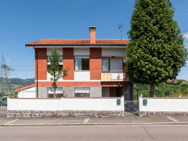 Casa chalet en Venta en San Claudio Trubia Las Caldas