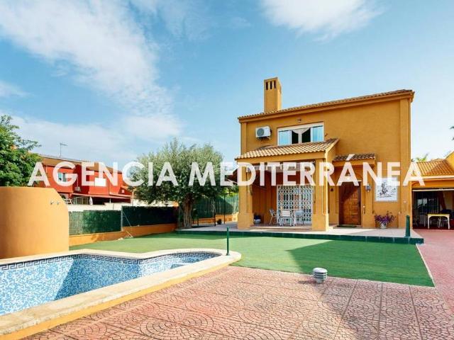 Casa chalet en Venta en San Antonio de Benagéber