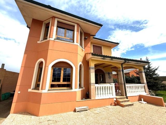 Casa chalet en Venta en San Andrés del Rabanedo pueblo