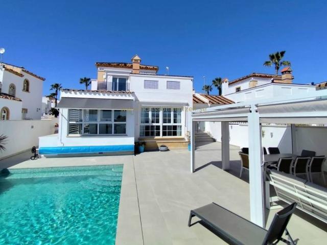 Casa chalet en Venta en San Miguel de Salinas