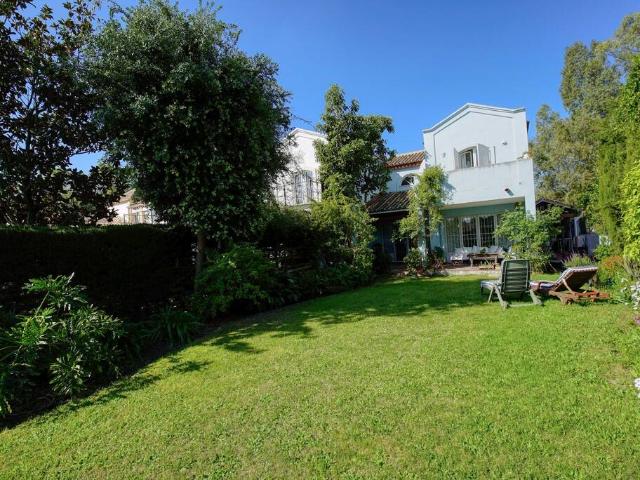 Casa chalet en Venta en San Pedro de Alcántara pueblo