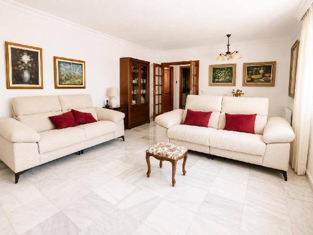 Casa chalet en Venta en San Pedro de Alcántara pueblo