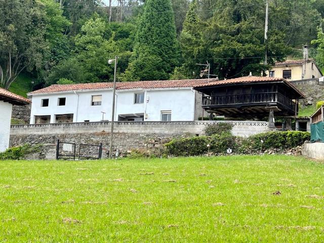 Casa chalet en Venta en Sariego