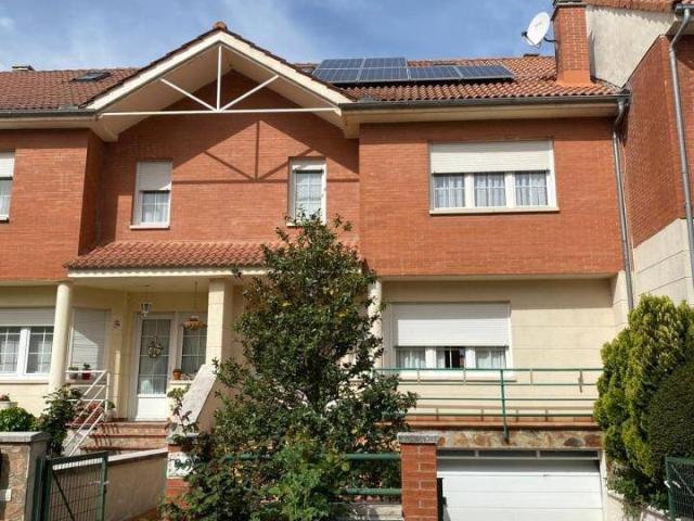 Casa chalet en Venta en Sariegos