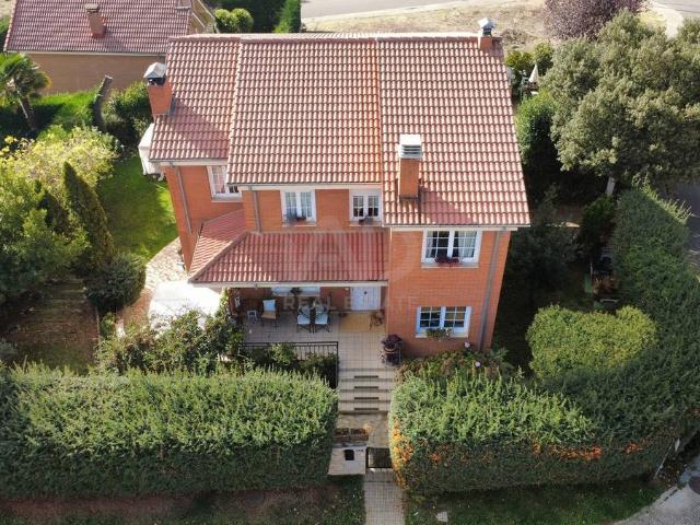 Casa chalet en Venta en Sariegos
