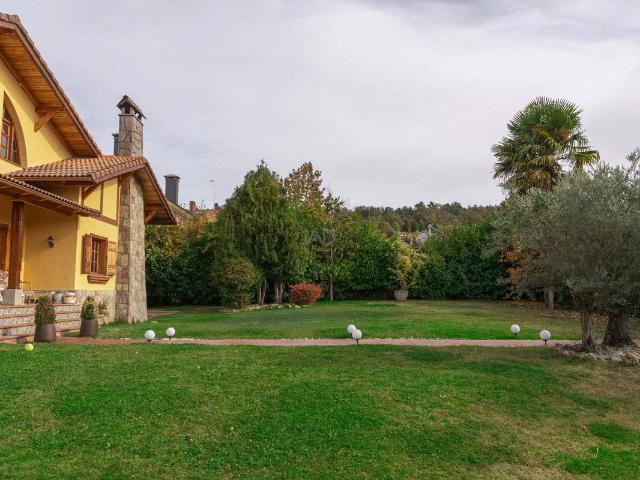 Casa chalet en Venta en Sariegos